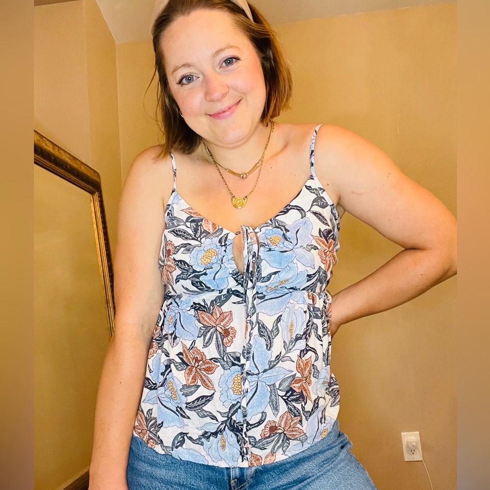 3/$25 🖤 Fall Floral Tank

Size: Medium

Brand: Old Navy